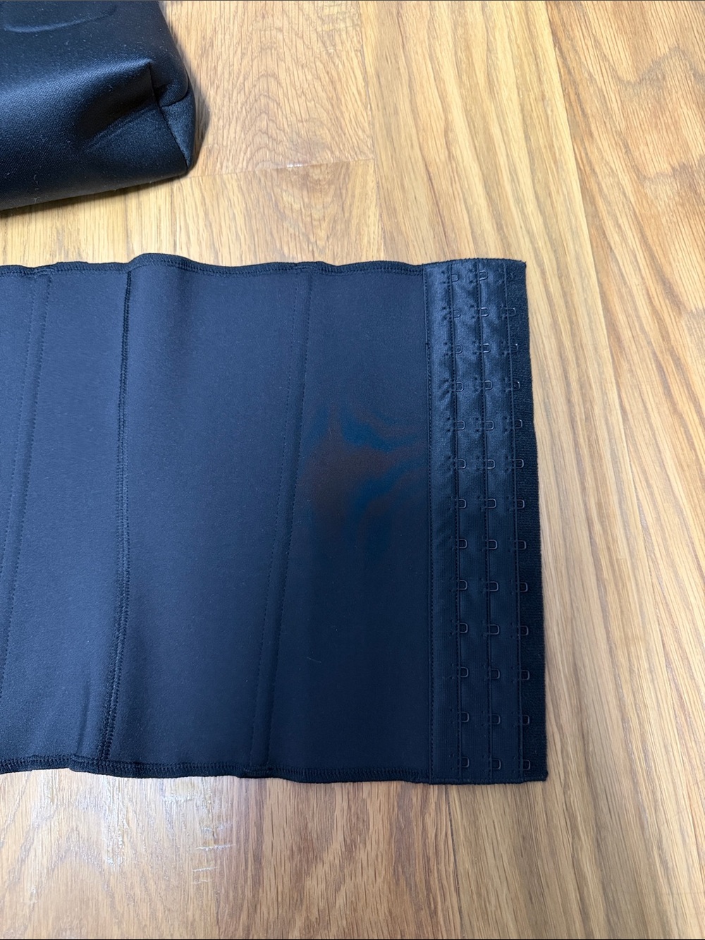SKIMS Black Waist Trainer with Branded Carry Pouch - Picture 2 of 4